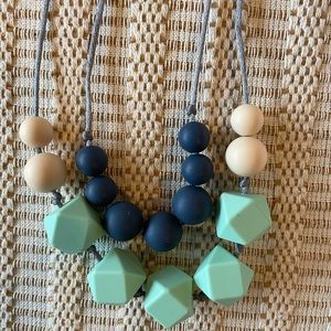 Itzy ritzy nursing teething necklace